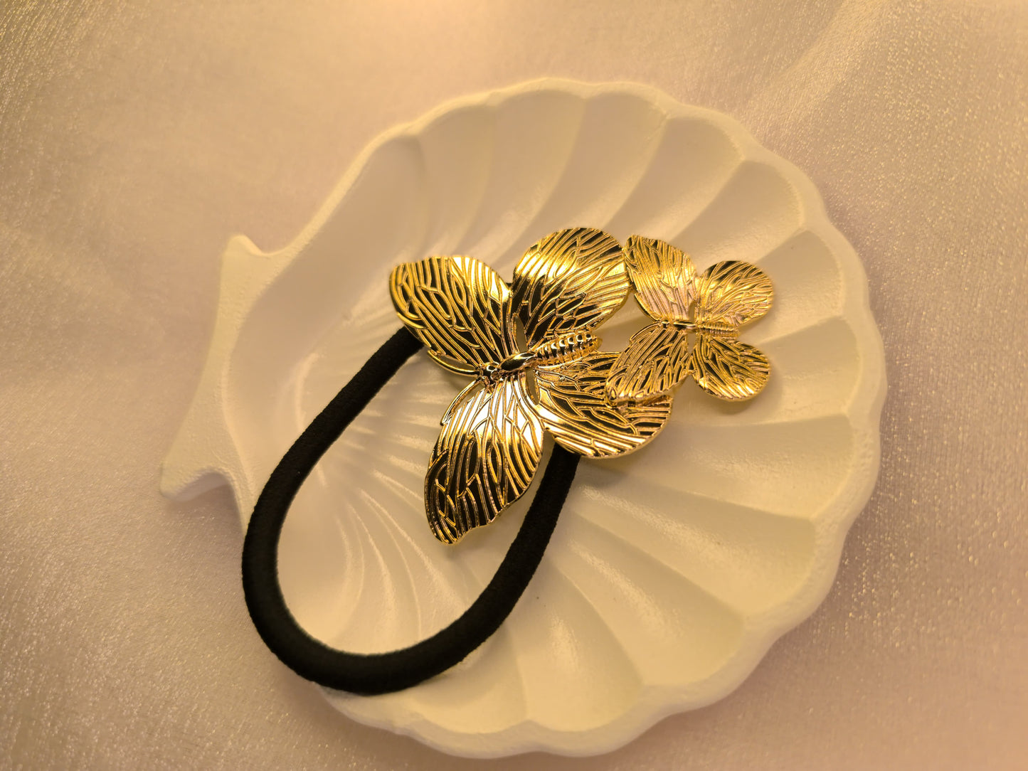 Buttergold Bloom Hair Tie – Floral Elegance for Your Everyday Bun