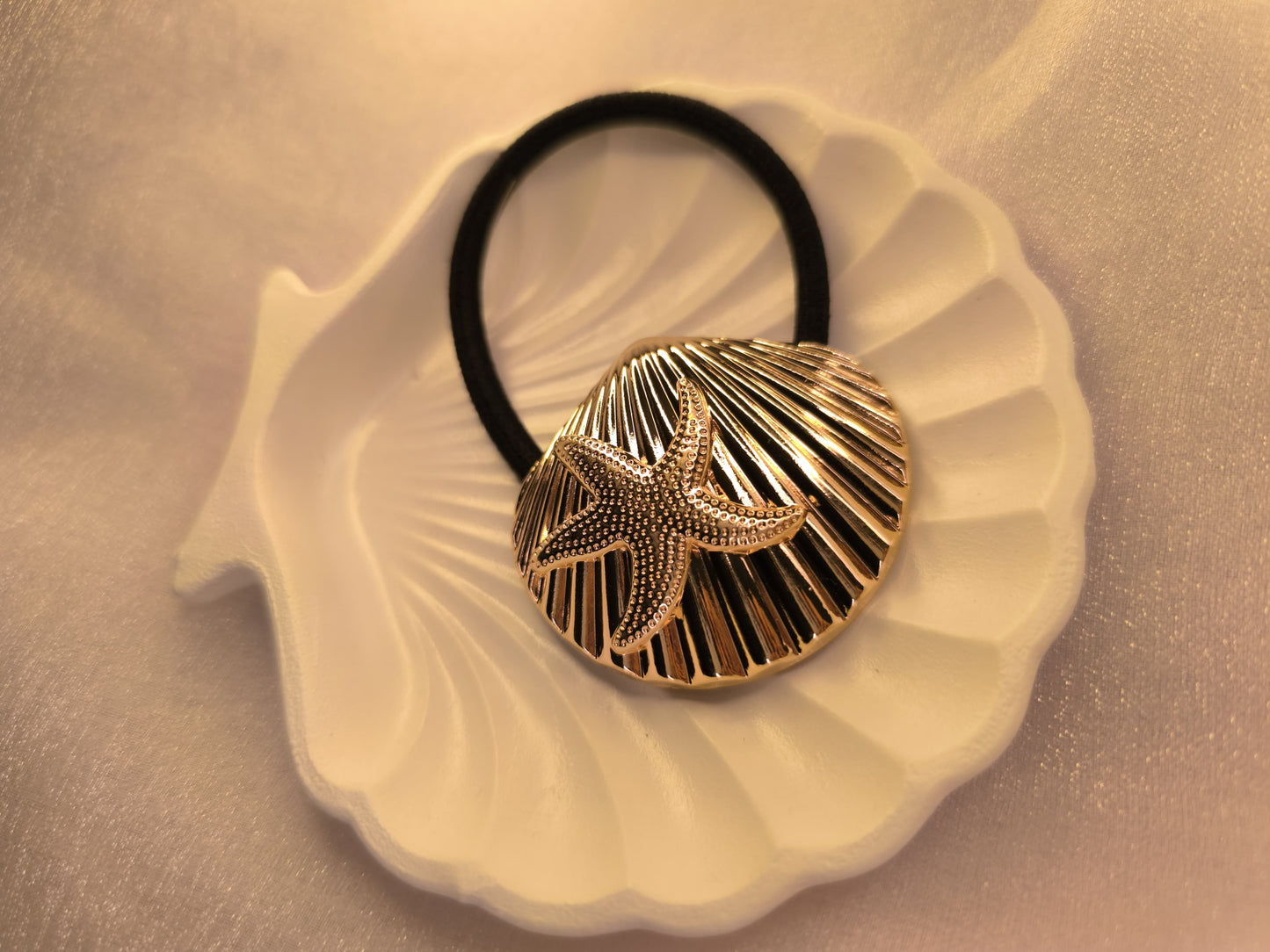 Seashell Star Hair Tie – Coastal Chic Charm