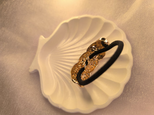 Molten Gold Sculpted Hair Tie – Abstract Luxe Finish