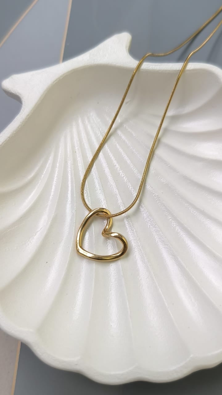 Diana Heart Pendant Necklace