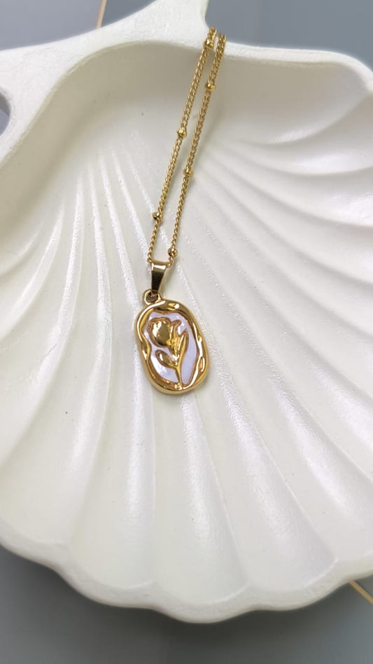 White Flower Pendant Necklace