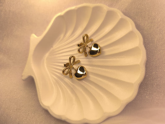 Sweetheart Bow Drops – Glossy Gold Charm
