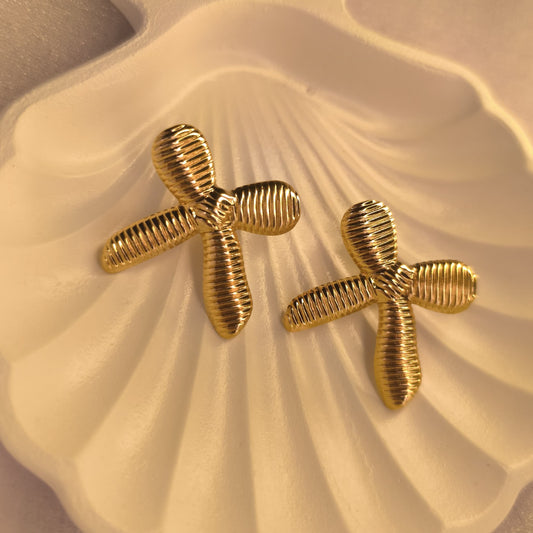 Ribbed Bow Studs – Golden Gleam Edition