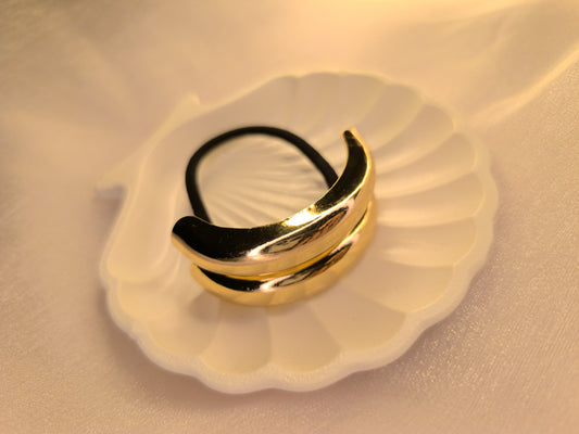 Bold Luxe Ring Hair Tie – Golden Minimal Statement