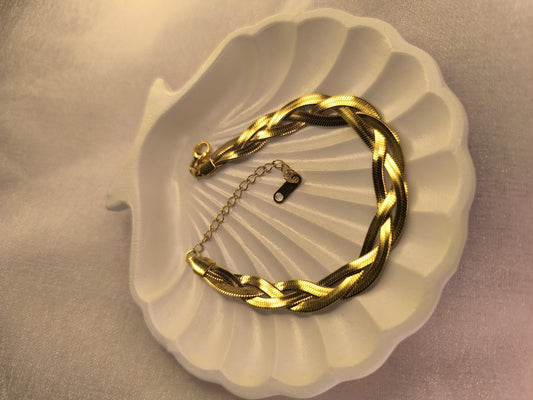 Twist & Shine Gold Mesh Bracelet