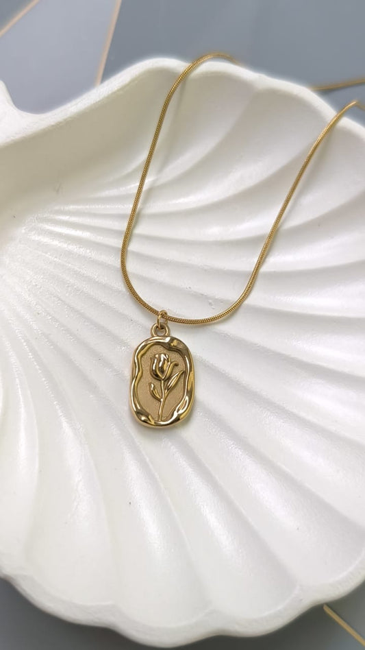 Golden Flower Pendant Necklace