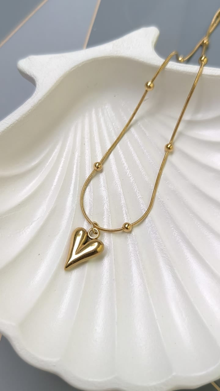 Bella Heart Pendant Necklace