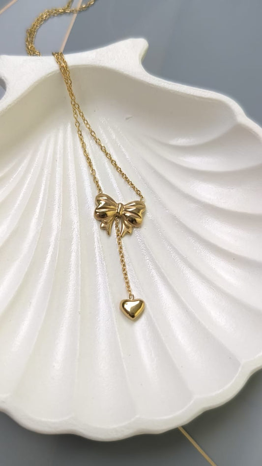 Queen Bow Heart Pendant Necklace
