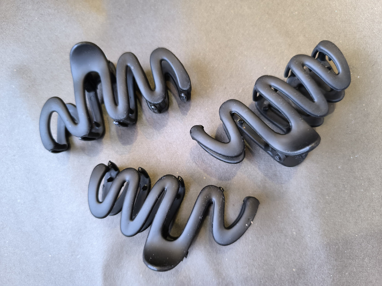 ZigZag Matte Hair Claw Clip